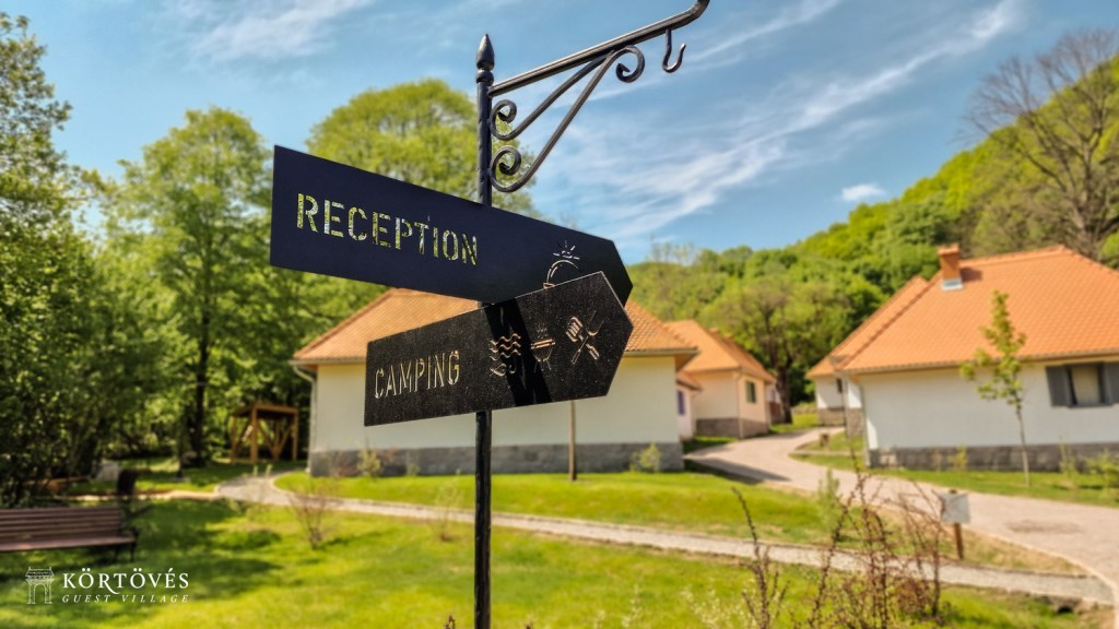 Satul Körtövés te invită să experimentezi viața off-grid