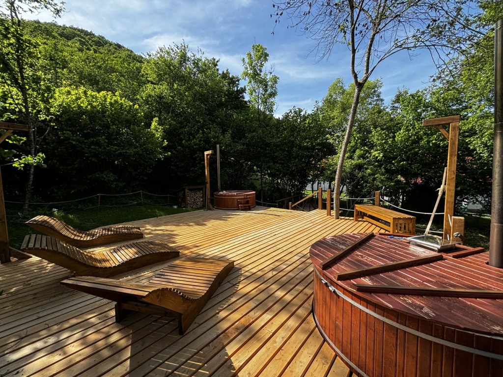 Satul Körtövés te invită să experimentezi viața off-grid