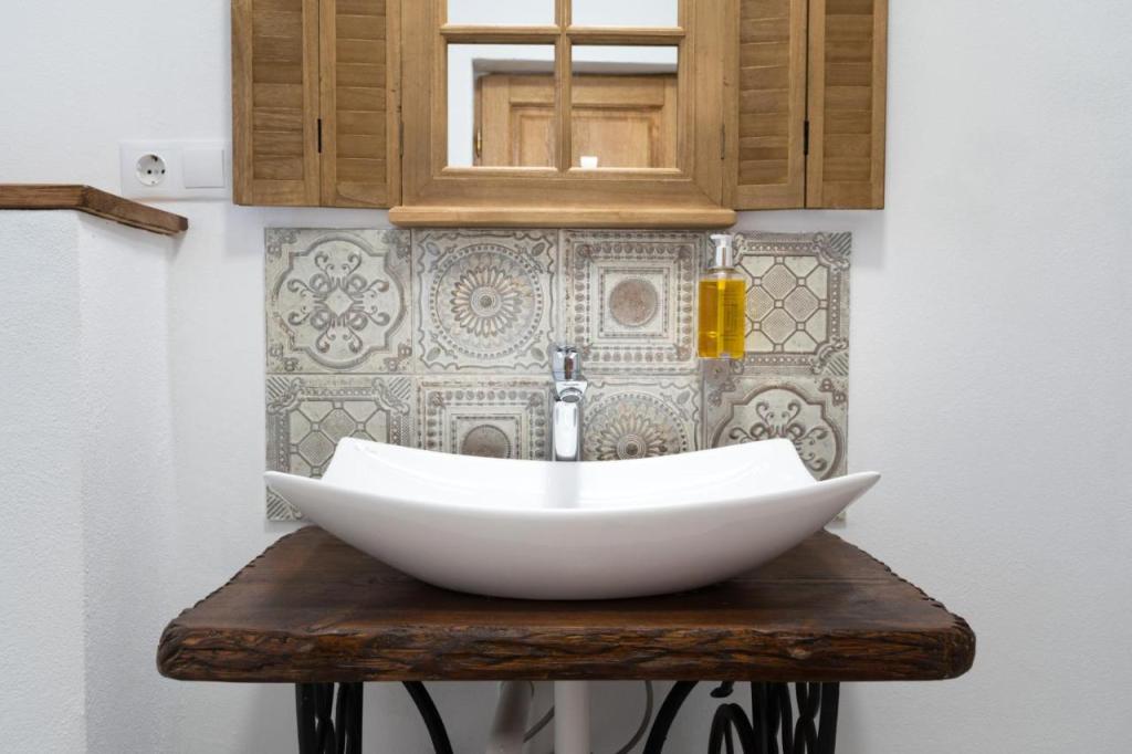 În plină pandemie, au renovat o gospodărie de la 1920 și au transformat-o într-o pensiune de vis din Porumbacu de Sus