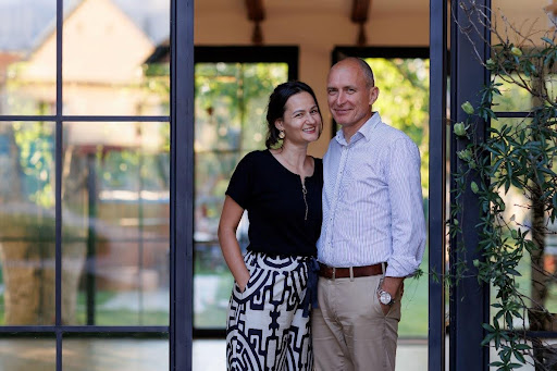 Cuplul a construit o pensiune unde te poți bucura în voie de aer curat și natură