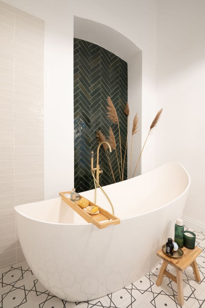 amenajare baie mare apartament palatul neptun 2