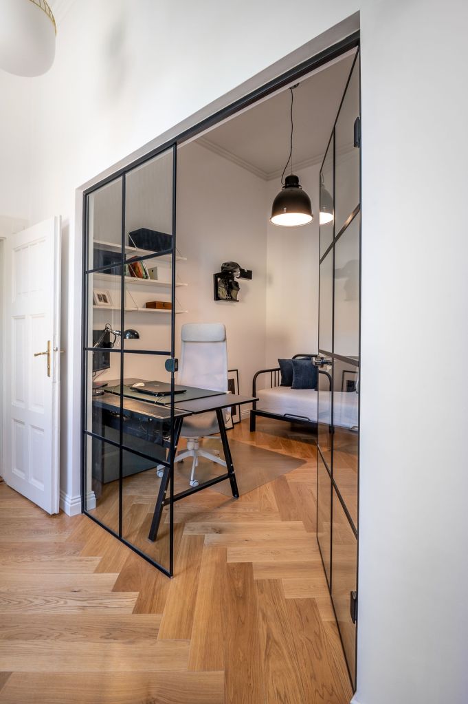 amenajare birou dragos apartament palatul neptun glasvand stil clasic industrial