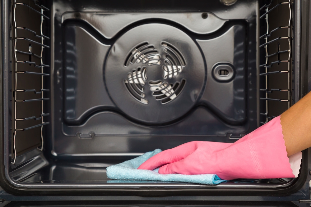 cu ce se poate curata cuptorul de la aragaz solutii