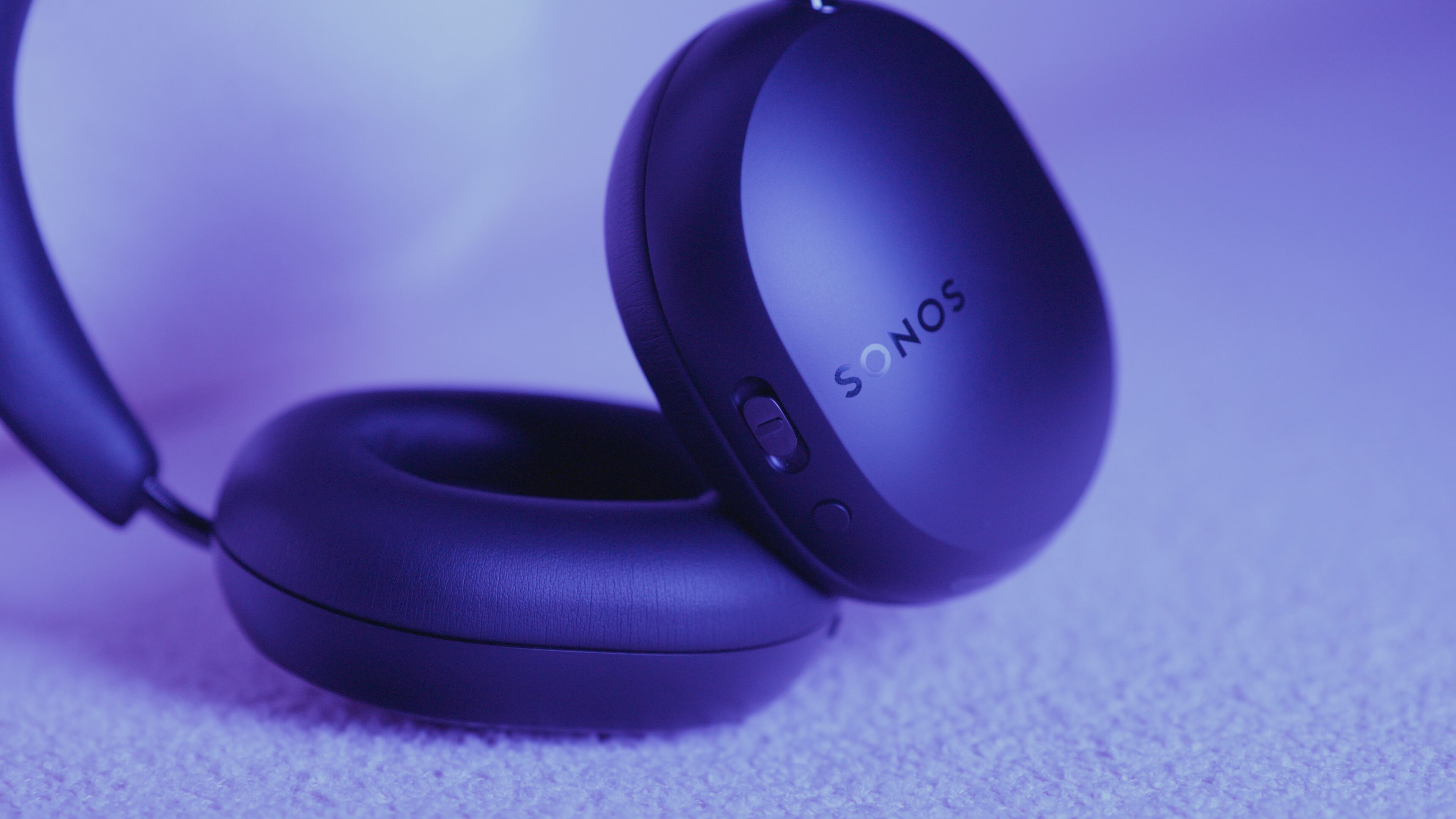 detalii butoane casti