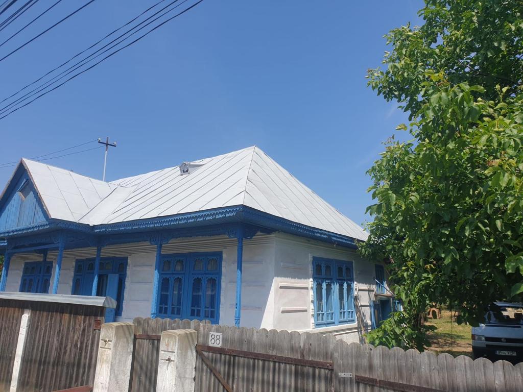 Căsuța veche de 100 de ani