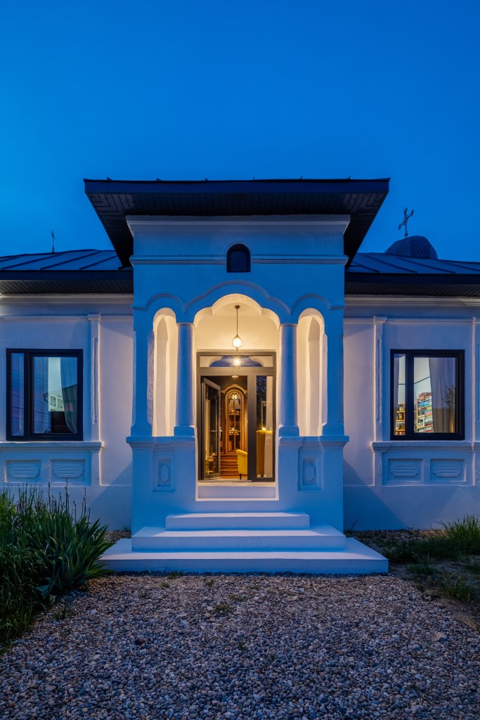 casă Topoloveni fațadă