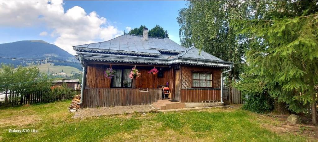 Locuința lor actuală a fost construită de un medic din Cluj în 1975