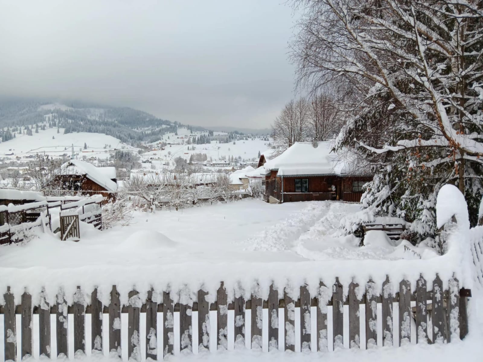 Locuința lor actuală a fost construită de un medic din Cluj în 1975