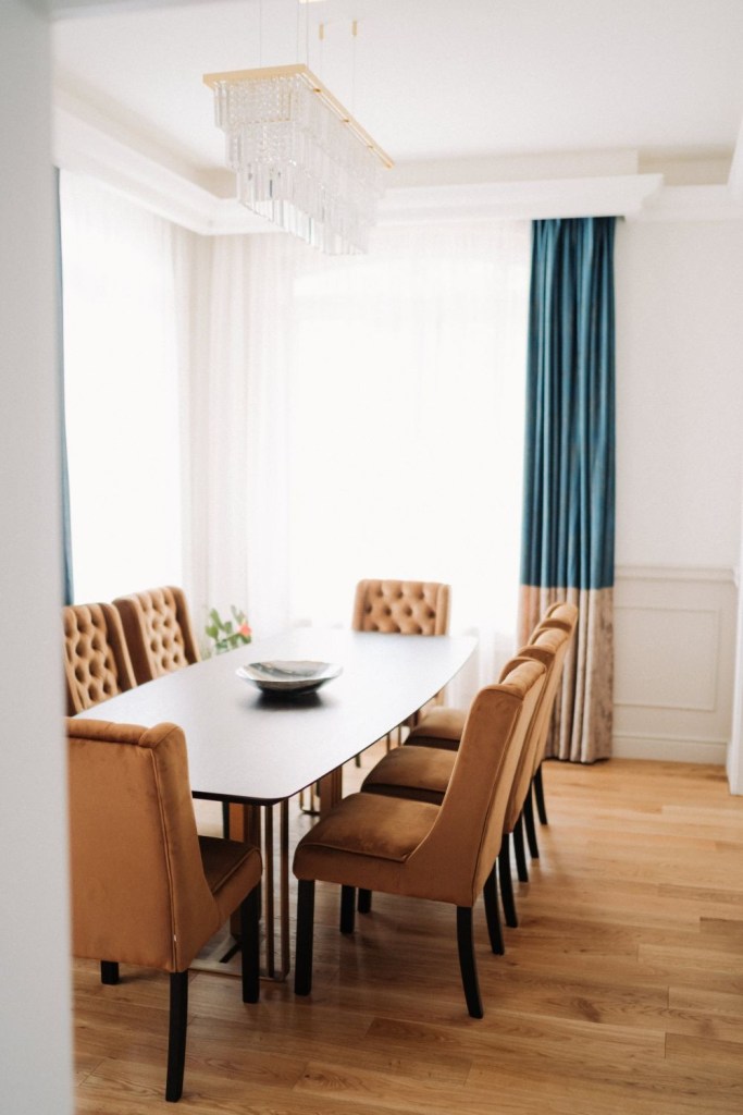 6 stilul neoclasic - iluminat - design-first-amenajare-dining-333x500