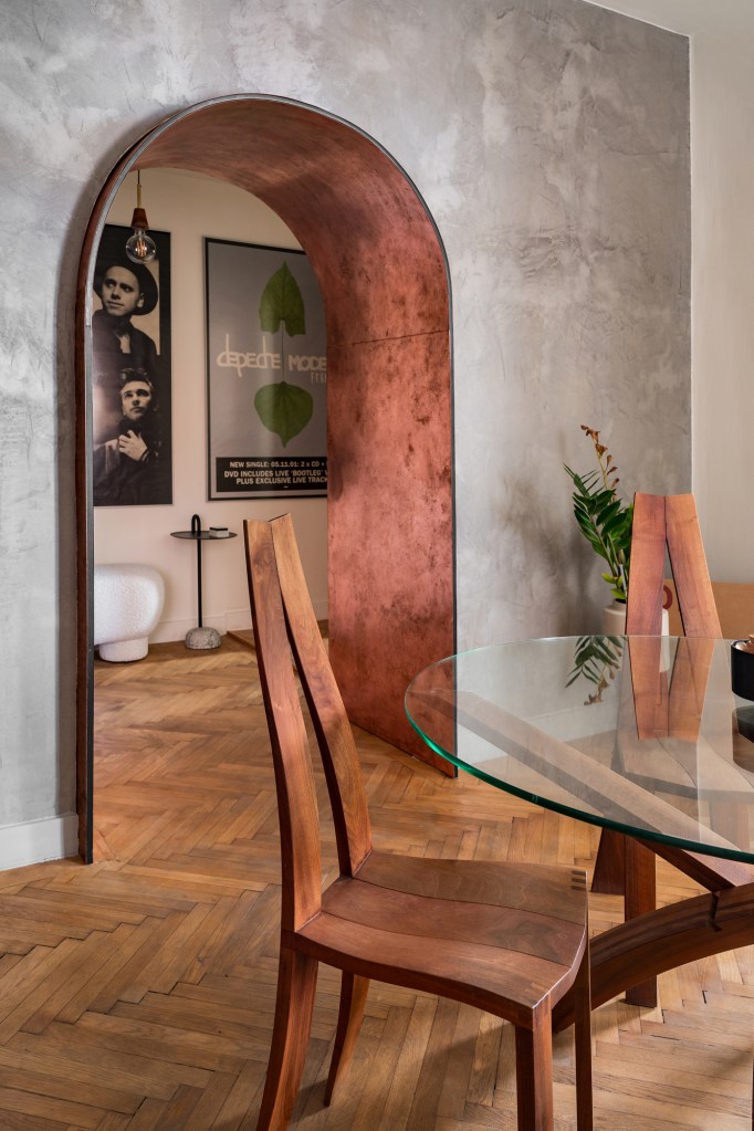 apartament București dining