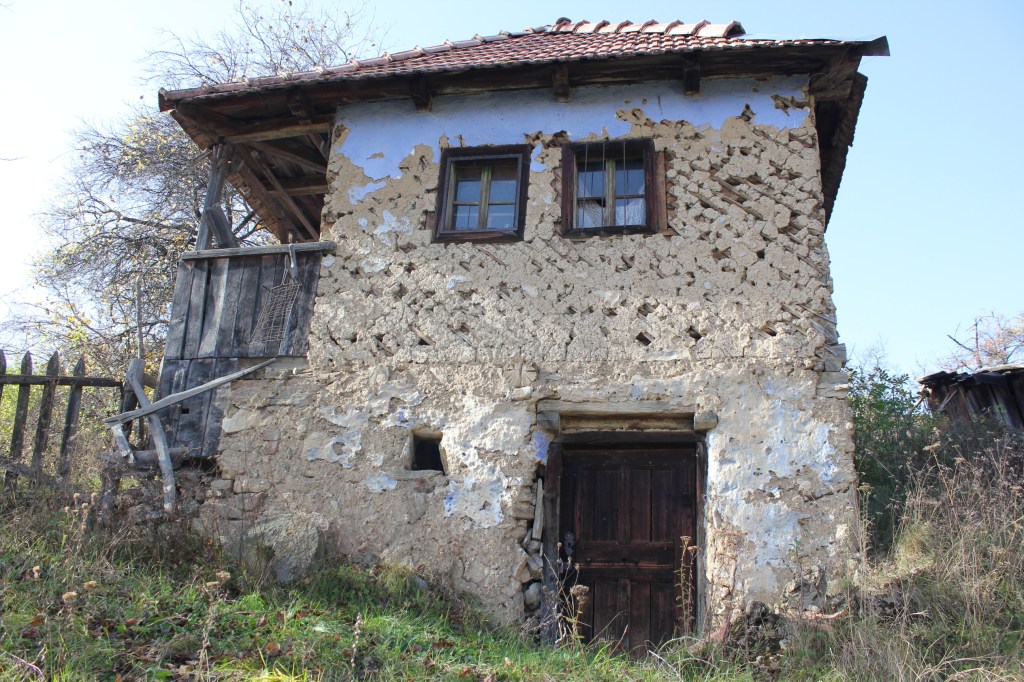 Cum arăta locuința înainte de reabilitare