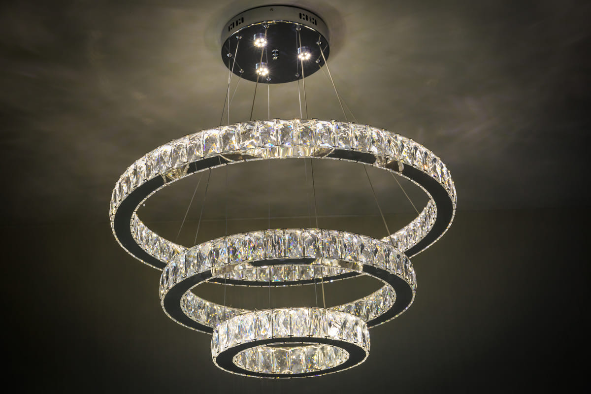 Lustre LED cu design modern_ cum să aduci un plus de stil în locuința ta