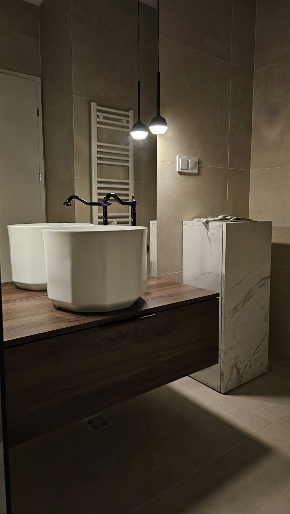 amenajare baie lavoar inalt monobloc marmura