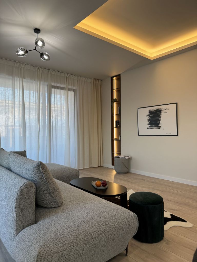 amenajare living vedere din spatele canapelei