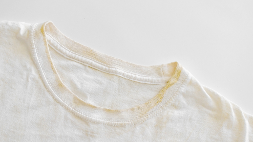 pete galbene tricou alb