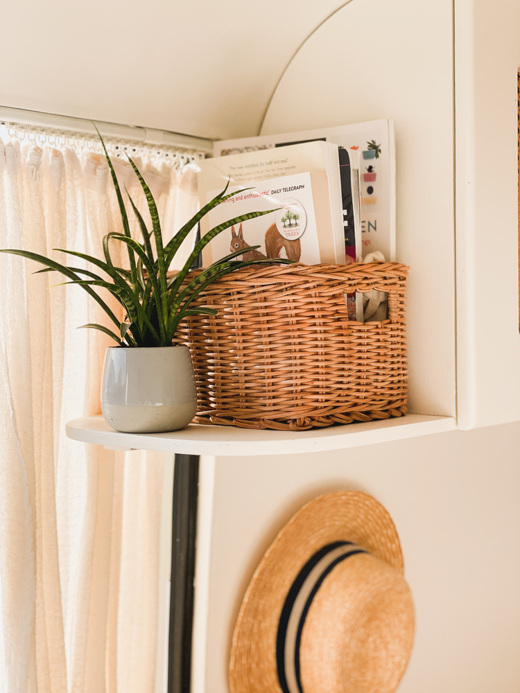 Tinerii duc un stil de viață alternativ și sunt fericiți