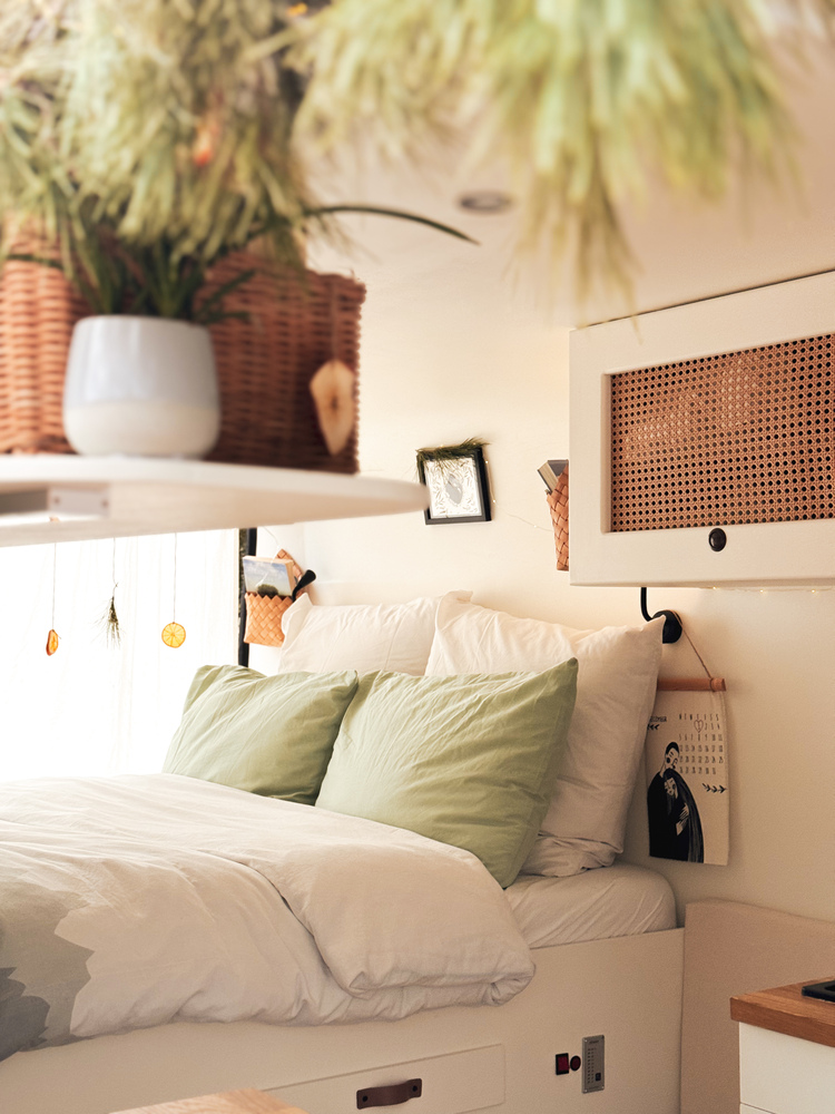 Tinerii duc un stil de viață alternativ și sunt fericiți