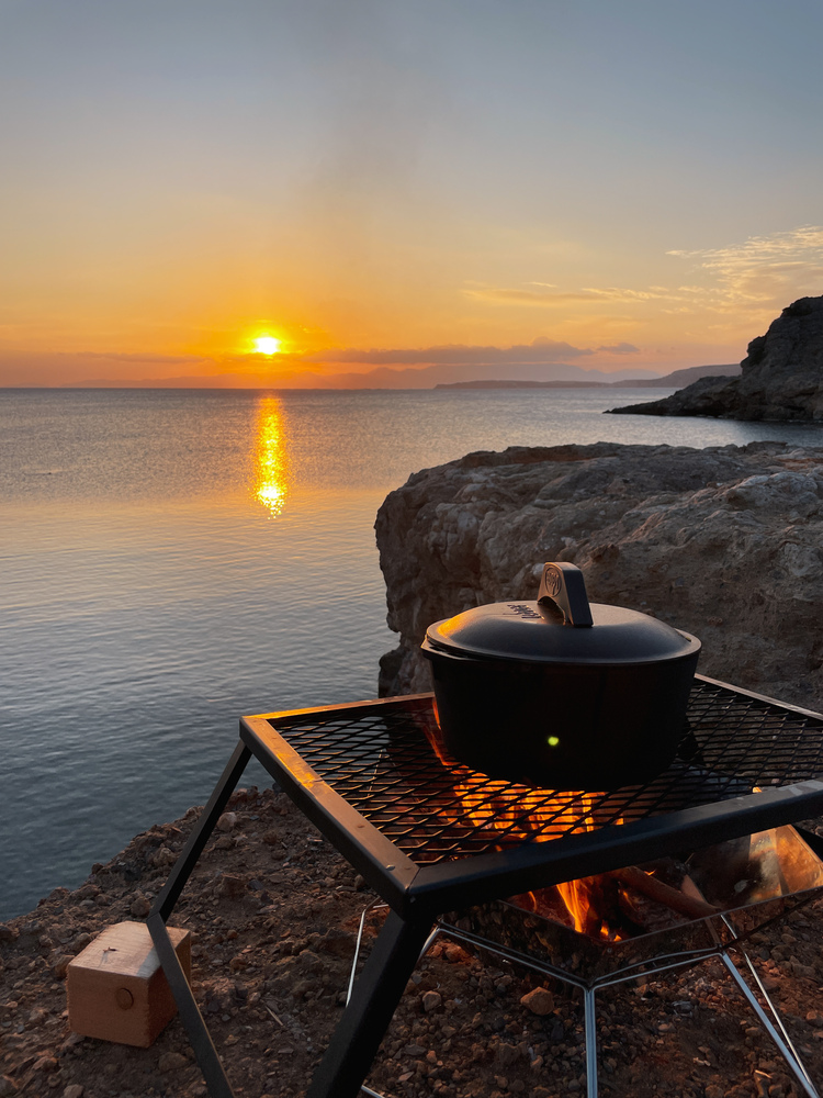 După trei luni în Grecia, tinerii sunt plecați într-un tur al României. AER le asigură tot confortul.