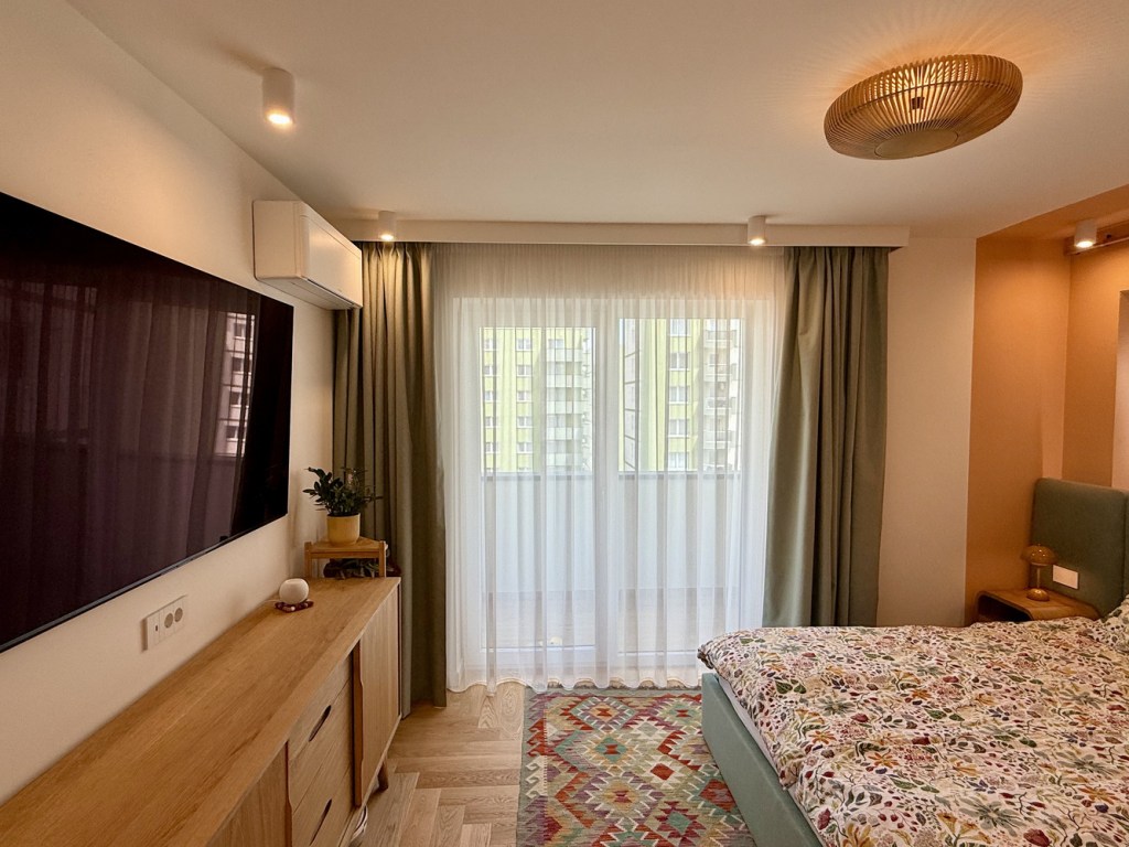 După doi ani, apartamentul lor a fost complet transformat