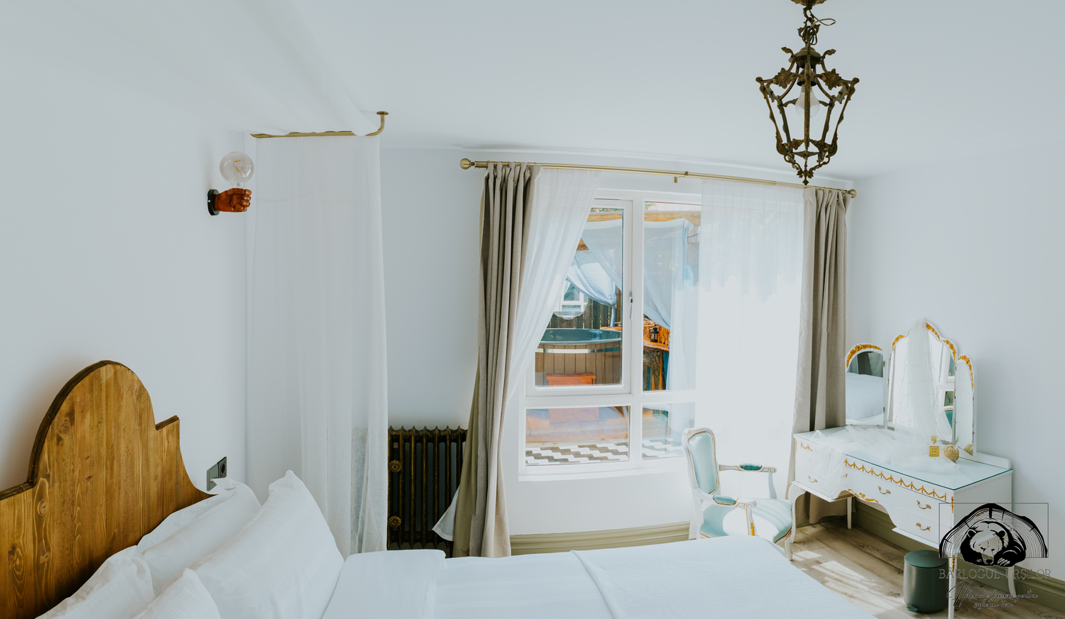 Proprietarii au transformat căsuța veche într-o pensiune cochetă