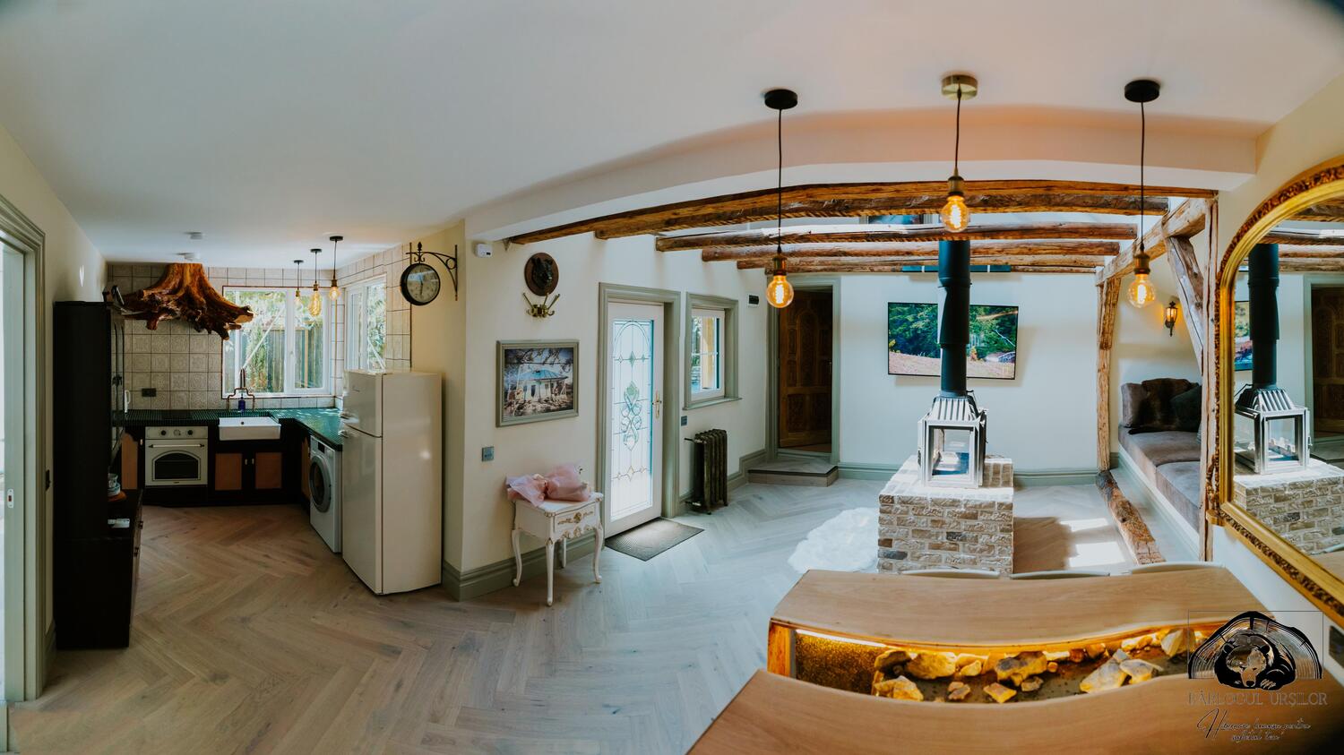 Tinerii au revenit în țară în mai 2024 și tot atunci au început și procesul de renovare