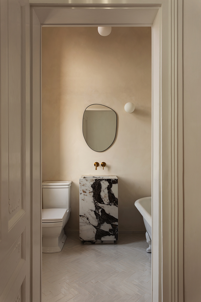 Apartamentul principal are o suprafață de aproximativ 82 de metri pătrați - FOTO: Andreea Iancu