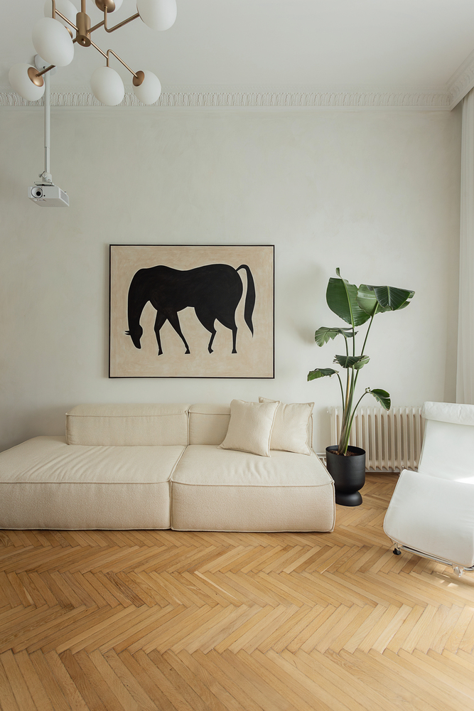 Apartamentul principal are o suprafață de aproximativ 82 de metri pătrați - FOTO: Andreea Iancu