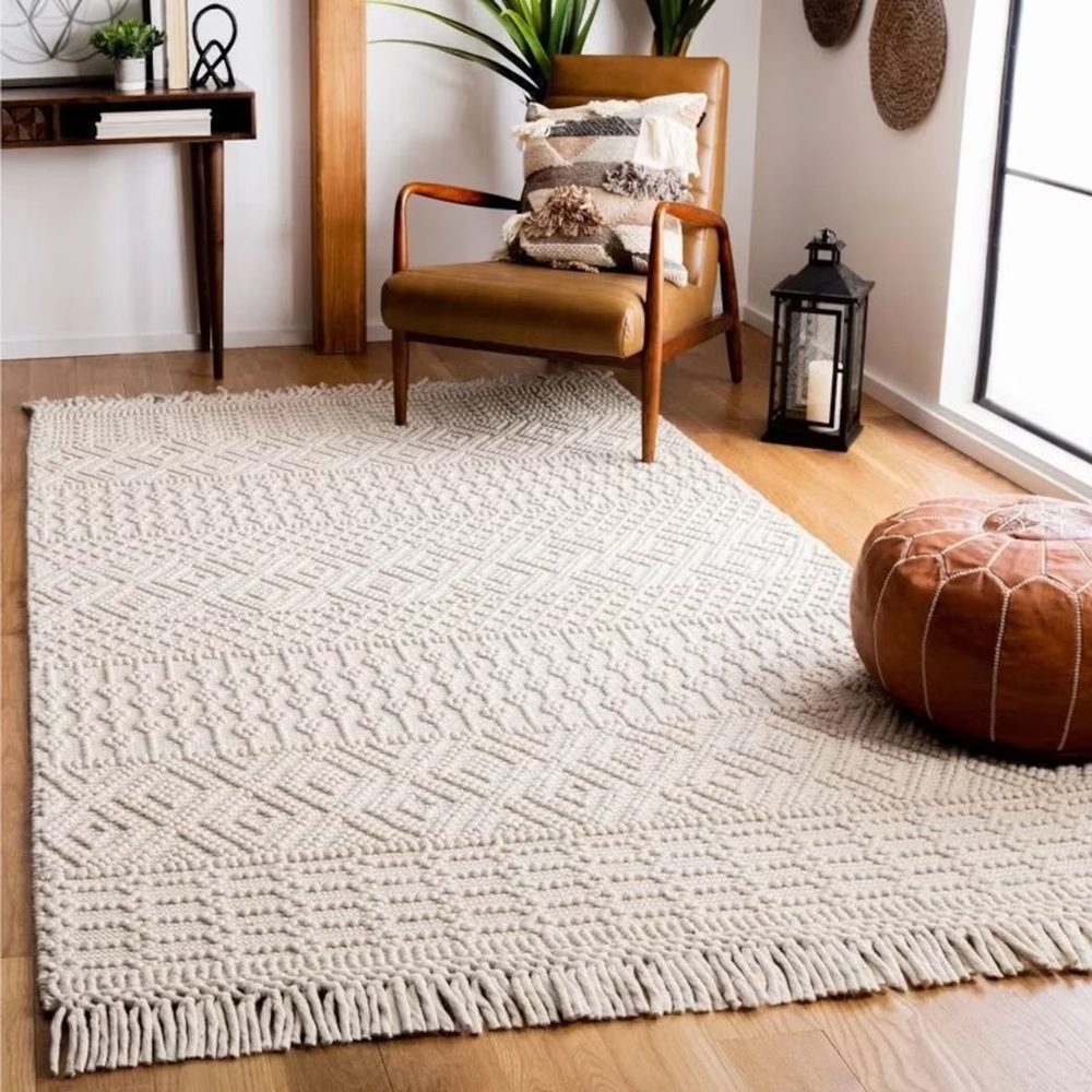 amenajare interioara covor din iuta stil boho nuante deschise parchet lemn