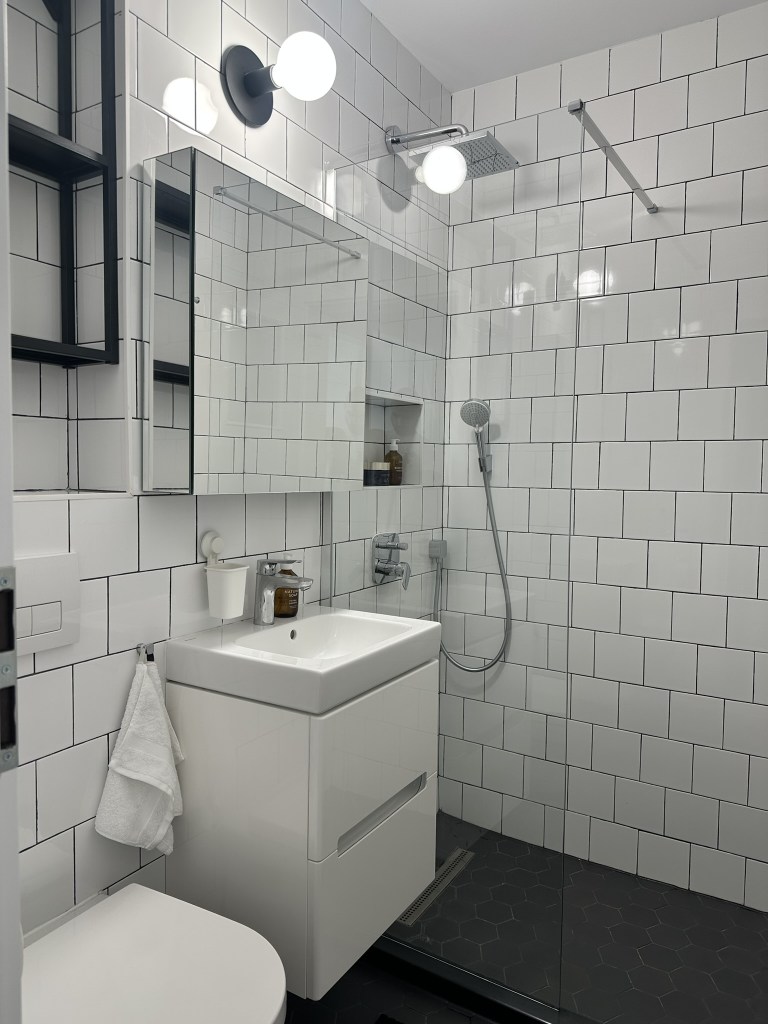 amenajare baie apartament comunist dus walk in