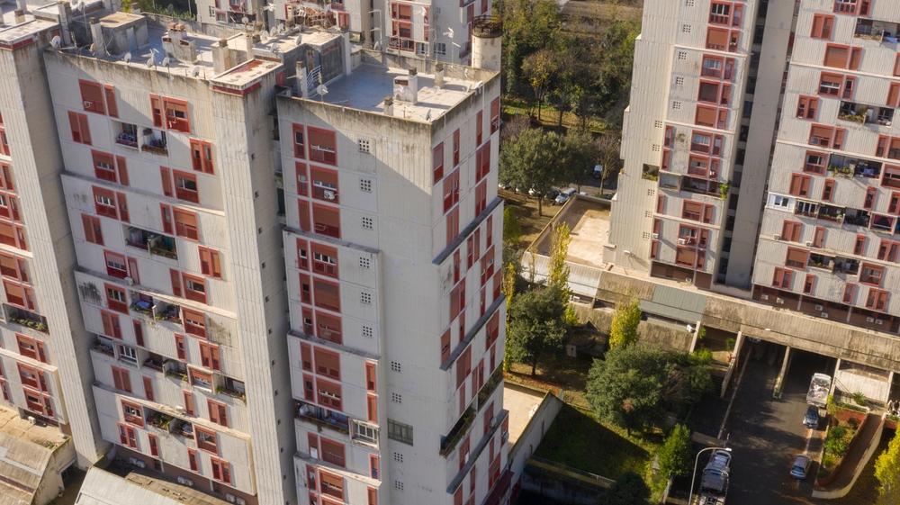 bloc vechi apartament ultimul etaj