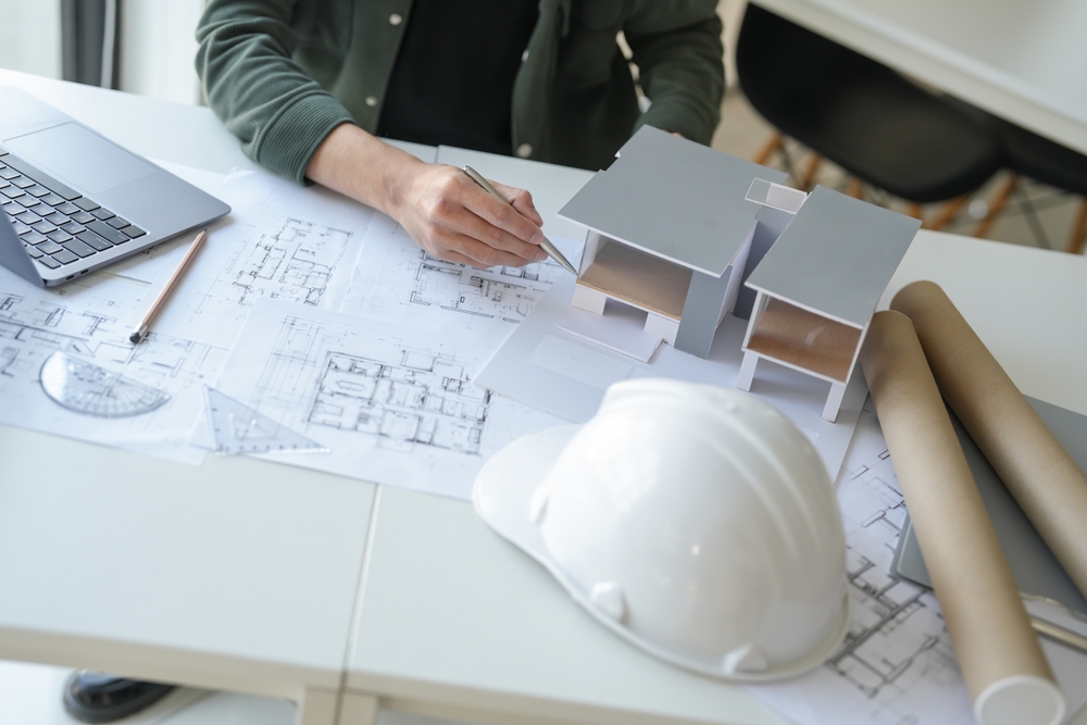 proiect casa noua pe hartie făcut de arhitect si inginer