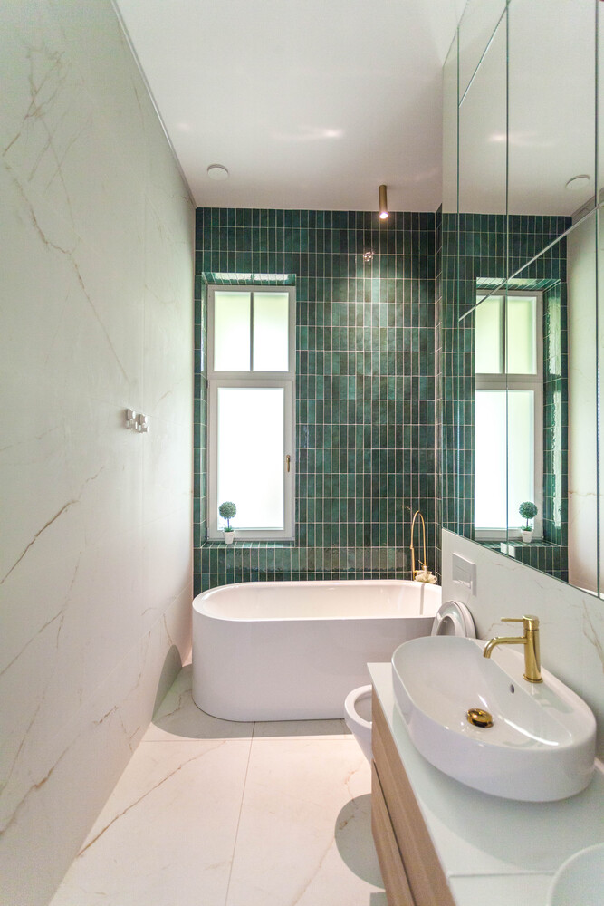  Rezultatul proiectului este un dialog armonios între vechi și nou, pus în valoare prin cărămidă, tencuială, țiglă ceramică și tablă fălțuită