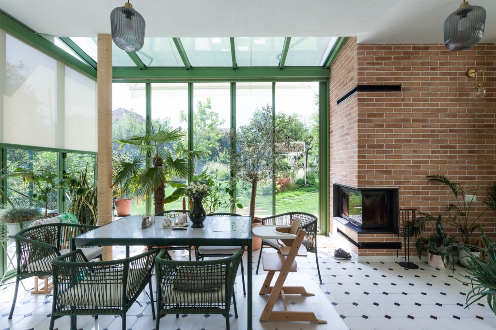 Grădina de vară vitrată este „inima” spațiului