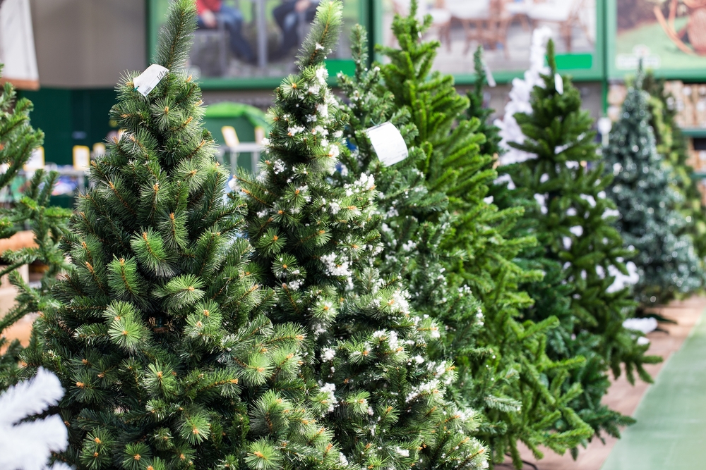 brazi artificiali de Crăciun in magazin Leroy Merlin oferta Crăciun 2025