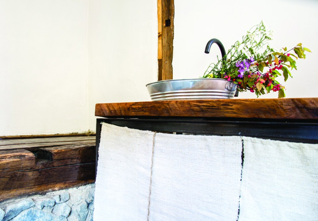 Decorul urmărit, spune Loredana, este tocmai lipsa decorului.