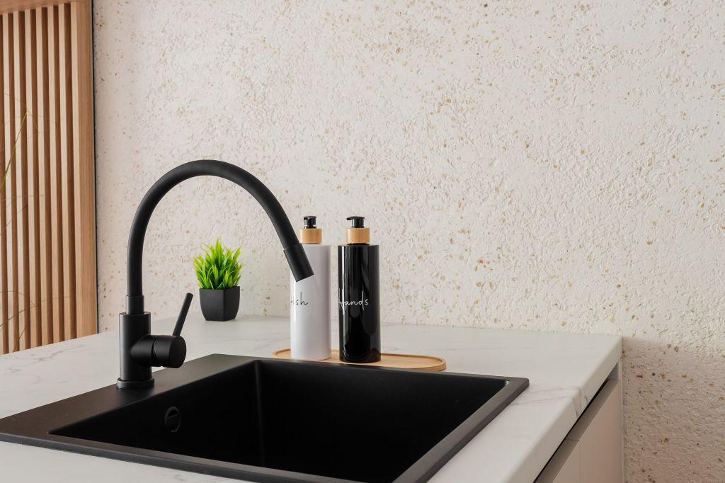 Întreg mobilierul a fost realizat pe comandă - FOTO: Vlad Nistor Photography 