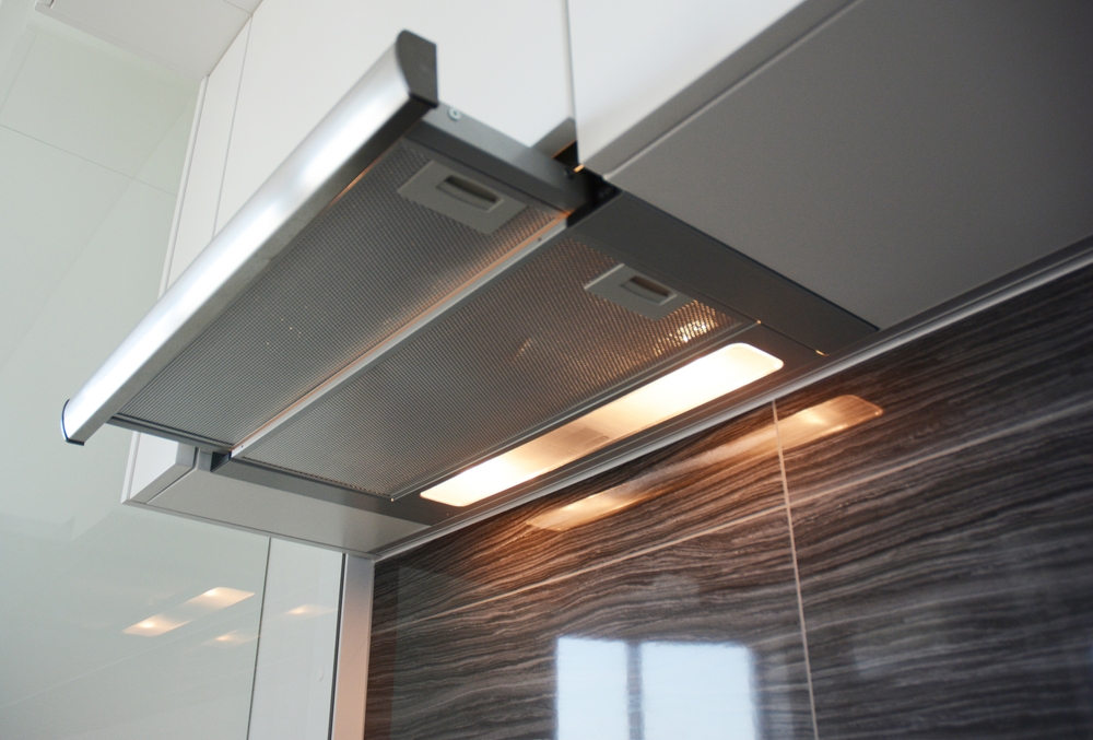 hota de bucătărie pe unde intra aer rece in casa