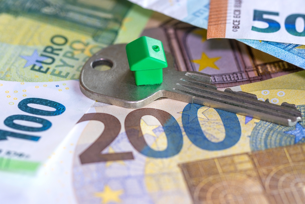 taxa succesiune pentru acceptare moștenire care implica bani si imobile