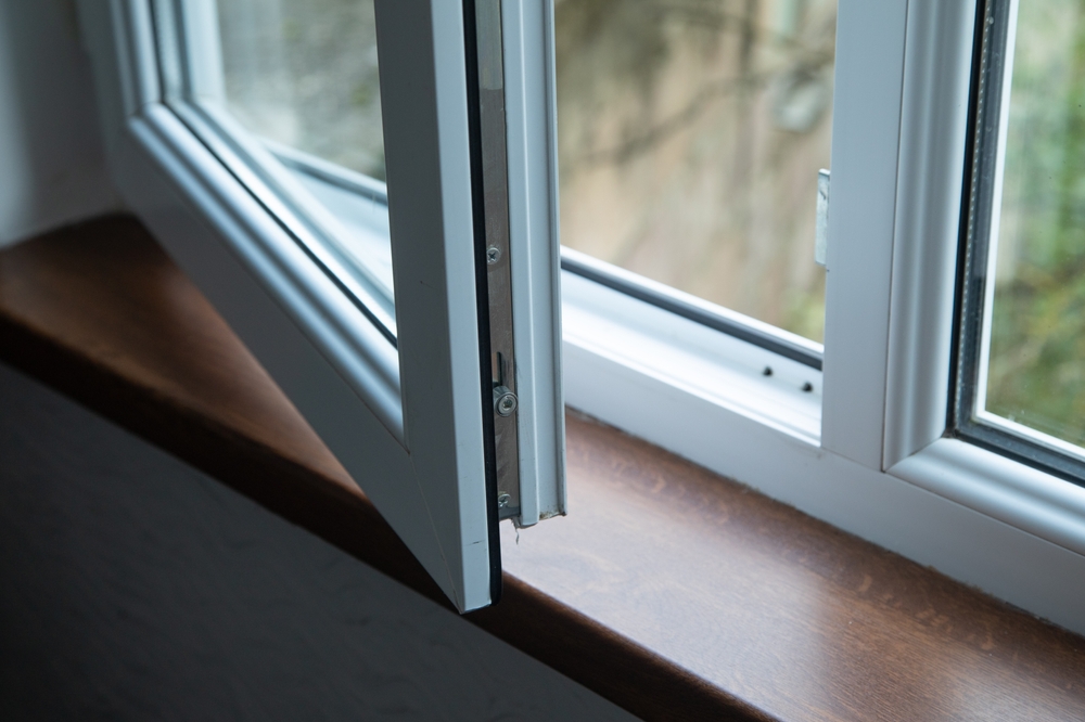 geam deschis aerisire casa ca sa nu apară condens 