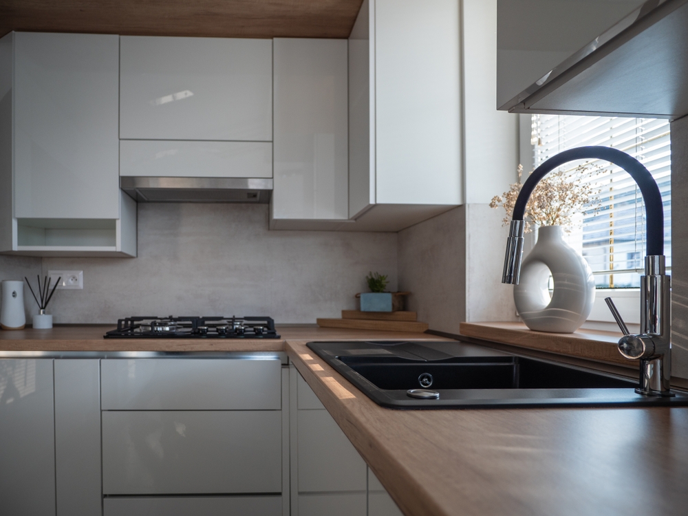 distanță intre chiuveta si aragaz