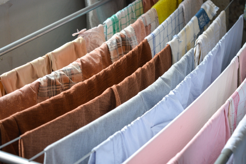 uscare haine pe uscator metode corecte 