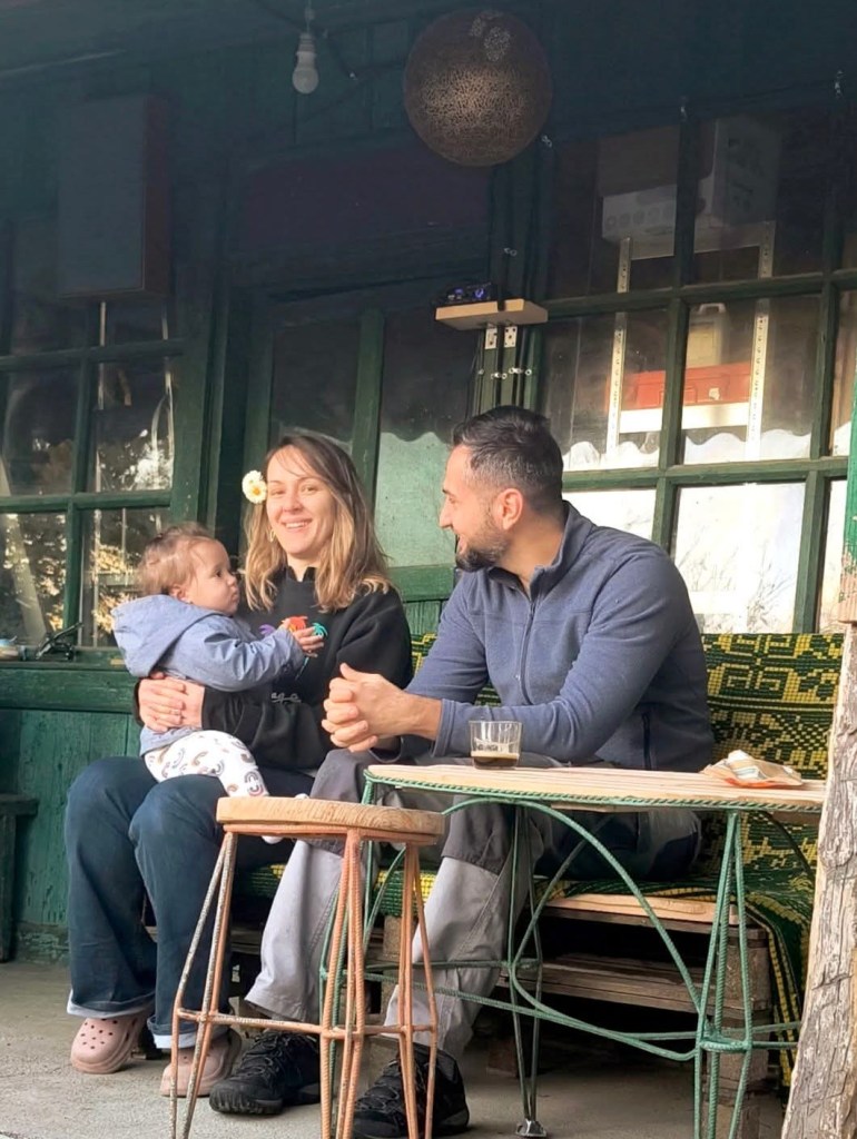 Proprietarii s-au acupat și se ocupă singuri de renovarea casei