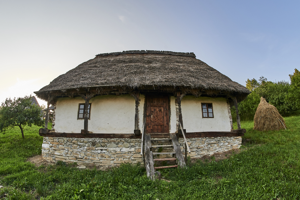 casa tradițională paiantă 