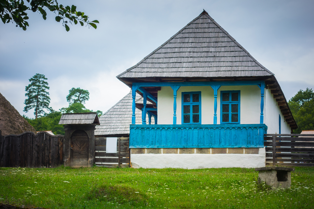 casa tradițională românească din paiantă