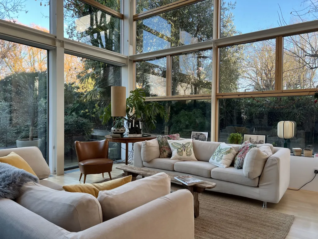 Cum trăiesc românii în afara țării: 13 povești despre case, adaptare și un nou început