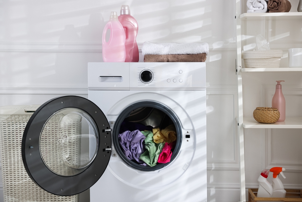 mașina de spălat se mișcă atunci când este pe modul de centrifugare