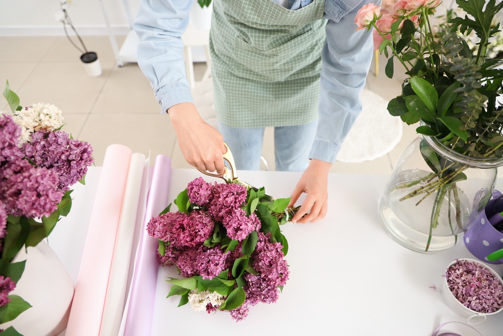 taiere flori de liliac pregatire pentru punerea in vaza