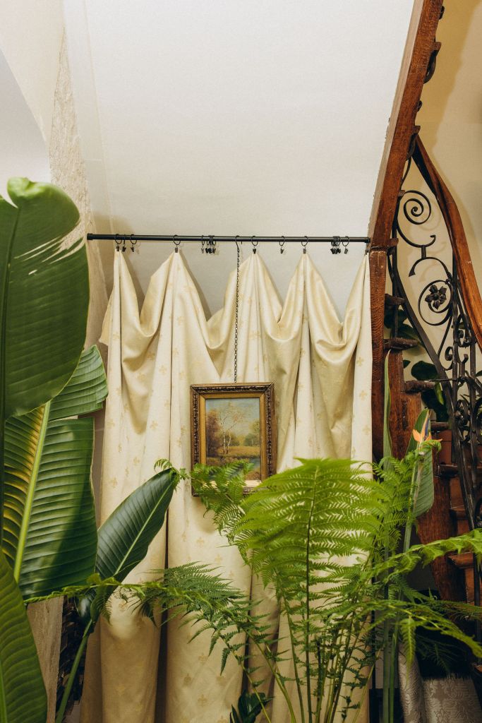 Fosta casă a Siminei Mezincescu transformată în Casa Plantelor by Floral Soul, cu grijă pentru elementele istorice. FOTO: Nadya Glo