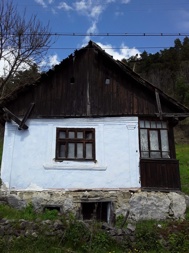 Casa a fost preluată de asociație în 2022 și era într-o stare puternică de degradare