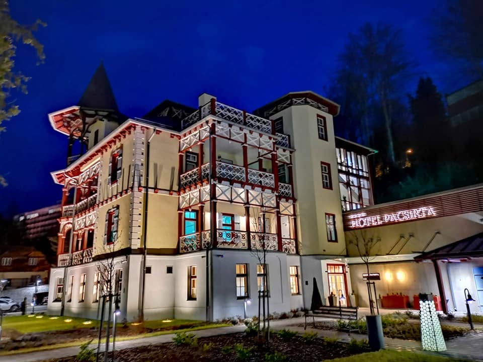 hotel pacsirta sovata